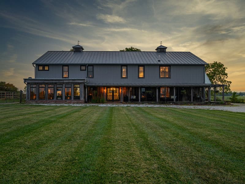 A residential steel building barndominium home.